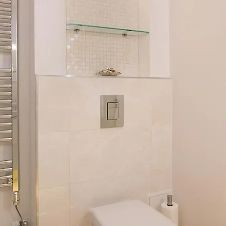Panni Stylish Two Bedroom Flat By Andrassy Street בודפשט